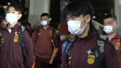 Ada Kabar Buruk, Timnas China Tiba di Indonesia Pakai Masker, Buntut Covid-19 Naik di Indonesia?
