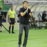 Pieter Huistra Resmi Turun Gunung Pimpin PSS Sleman di Super League 2026-2027