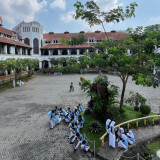 KAI Wisata Hadirkan Salat Idul Adha 1446 H di Halaman Lawang Sewu