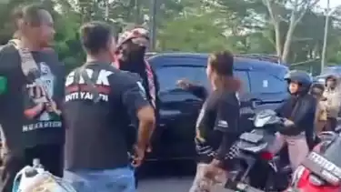 Ormas GPK setekag geber knalpot motor ke truk TNI