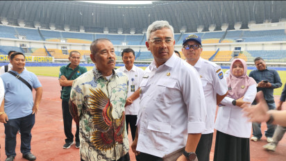 Rumput Lapangan Stadion GBLA Masih Rusak, Wali Kota Farhan Tetap Dukung Piala Presiden Digelar di Bandung