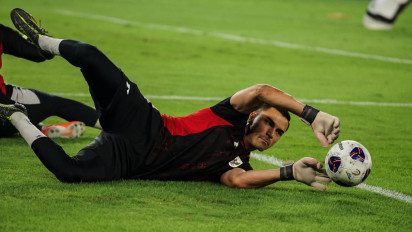 Bakal Debut dengan Timnas Indonesia, Lihatlah Potret Wajah Serius Emil Audero Saat Latihan Resmi Jelang Laga vs China