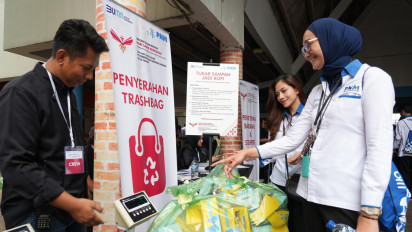 Dukung Pelestarian Lingkungan Lewat Bank Sampah, 6.000 Orang Lakukan Aksi Bersih-bersih di GOR Soemantri Brodjonegoro