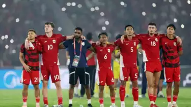 Para pemain Timnas Indonesia seusai laga melawan China di Jakarta, Kamis (5/6).