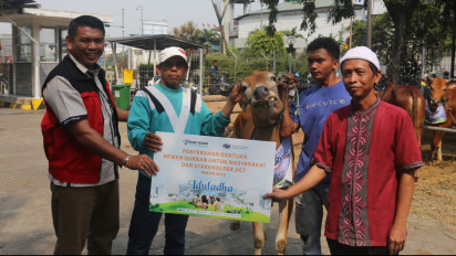 JICT Serahkan 42 Ekor Sapi Kurban untuk Masyarakat Pelabuhan Tanjung Priok