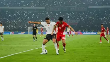 Tyias Browning dan Ramadhan Sananta di laga Timnas Indonesia vs China