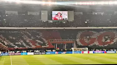 Koreografi Ultras Garuda di laga Timnas Indonesia kontra China