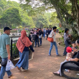 Warga Bogor Pilih Akhiri Liburan di Ragunan, Lebih Murah Bisa Bersantai