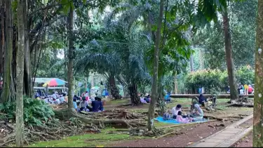 Warga Bogor memilih Ragunan menjadi tempat wisata saat mengakhiri libur panjang Idul Adha