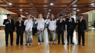 Iris de Rouw, Felicia de Zeeuw, Emily Nahon, dan Isa Warps resmi jadi WNI