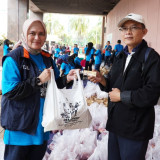 Momen Idul Adha 1446 H, Askrindo Bagikan 49 Hewan Kurban ke Seluruh Indonesia
