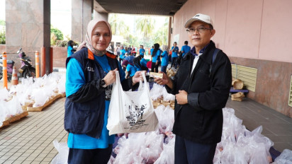 Momen Idul Adha 1446 H, Askrindo Bagikan 49 Hewan Kurban ke Seluruh Indonesia