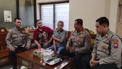 Viral Dilaporkan Hilang, Mantan Ketua DPRD Jatim Sempat Ikuti Tradisi Toron di Madura dan Menikmati Sate Gule