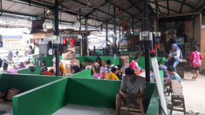 Ratusan PKL Korban Pungli Preman di Pasar Kramat Jati Direlokasi