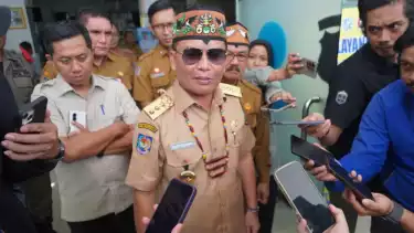 Gubernur Kalimantan Tengah (Kalteng), Agustiar Sabran, melakukan inspeksi mendadak (sidak) ke Kantor Sistem Administrasi Manunggal Satu Atap (Samsat) Palangka Raya, Selasa (10/6).