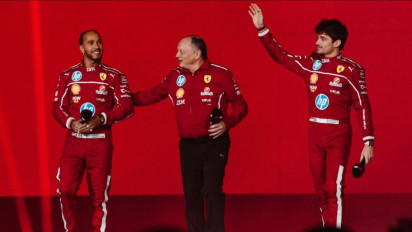 Beredar Rumor Fred Vasseur Bakal Didepak, Kepala Tim Ferrari itu Langsung Dapat Dukungan dari Lewis Hamilton