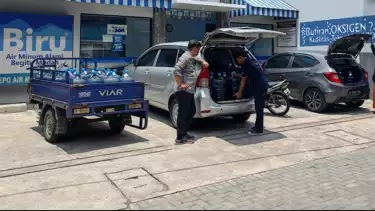 Ilustrasi - Edukasi tentang pentingnya mengonsumsi air minum yang sehat berkualitas.