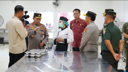 Tinjau SPPG Polda Bali, Kapolri Pastikan Dukung Program MBG Pemerintah