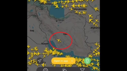 Santuy! 2 Pesawat Komersial Lewat Langit Iran Saat Puncak Jet Rudal Saling Gempur