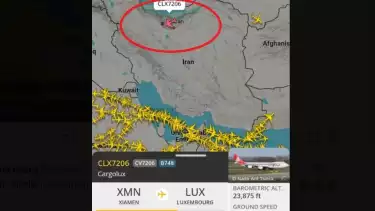 Pesawat dari China tetap terbang melintasi Iran saat rudal beterbangan di langit Iran, Jumat (13/6/2025)