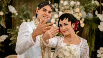 Nikahi Anak Legenda Timnas Indonesia, Pemain Asing Christian Rontini Putuskan Mualaf dan Ikuti Jejak...