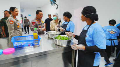 Kapolri Jenderal Listyo Sigit Prabowo Resmikan SPPG Polres Jembrana, Komitmen Sukseskan Program MBG