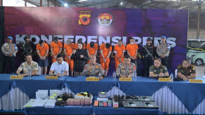 44 Orang Sebagai Tersangka Judi Kasino Berkedok Tempat Futsal dan Biliar di Bandung, Ada Uang Rp2,7 Miliar Disita