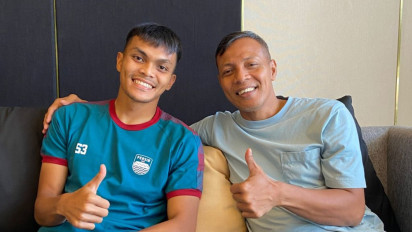Bonek Tolong Jaga Rachmat Irianto, Pesan Bobotoh Usai Persebaya Perkenalkan Pemain Baru