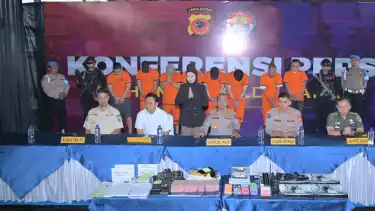 Pengungkapan kasus judi kasino di Kosambi, Bandung.