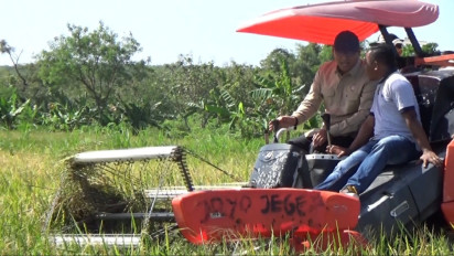 Wamentan Panen Raya dan Dialog Bersama Petani Ngawi Bahas Swasembada Pangan