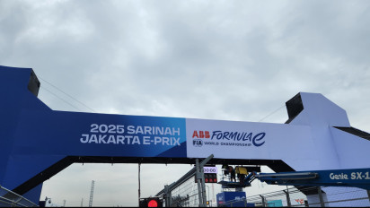 Penonton Penuhi Sirkuit Ancol, Formula E Jakarta 2025 Suguhkan Atmosfer Gila!