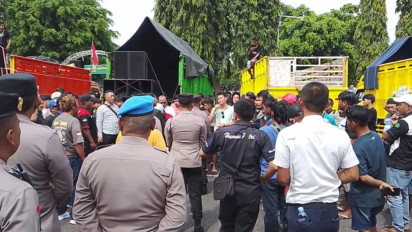 Sopir dan Awak Truk di Purbalingga Demo di Alun-alun Tuntut Revisi UU LLAJ