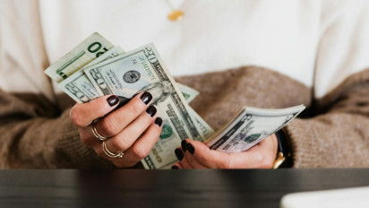 5 Weton yang Diprediksi Bakal Ketiban Rezeki Nomplok Besok Tanggal 3 April 2026