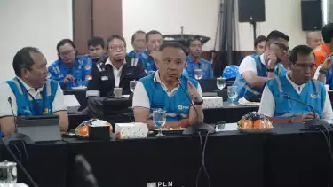 Direktur Manajemen Pembangkitan PT PLN (Persero), Rizal Calvary Marimbo yang baru saja dilantik, langsung melakukan inspeksi mendadak ke PLTU dan PLTGU Muara Karang, Jakarta Utara, pada Minggu (22/6).