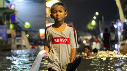 Pemukiman warga di Muara Angke Terendam Banjir Rob, Warga Keluhkan Ketinggian Air yang Semakin Meningkat
