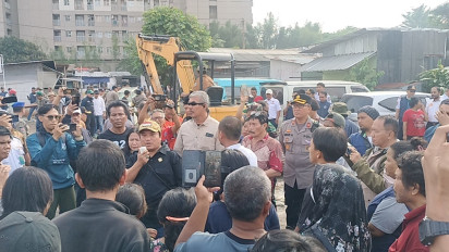 Lahan Eks Terminal Ciputat Roxy Disalahgunakan jadi Tempat Karaoke Ilegal oleh Warga
