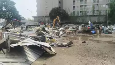 Lahan Eks Terminal Ciputat Roxy Disalahgunakan jadi Tempat Karaoke Ilegal