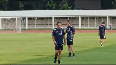 Pelatih Latihan Timnas Indonesia U-23, Gerald Vanenburg