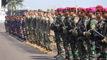 Perkuat Kerja Sama Militer, TNI AL dan US Navy Gelar Latihan CARAT 2025 di Laut Jawa