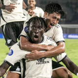 Bersaing dengan 3 Nama, Madura United Bajak Striker PSM Makassar Balotelli