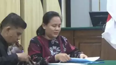 Kuasa hukum PNS OJ, D Kurnia SH dan Sesilia Jurniati SH