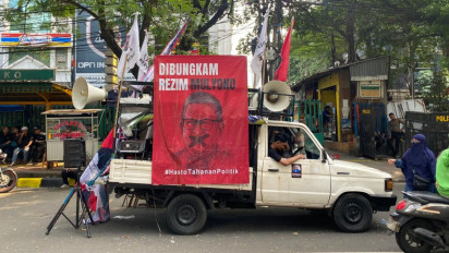 Demo #BebaskanHasto Hiasi Persidangan Hasto di Pengadilan Tipikor Jakarta