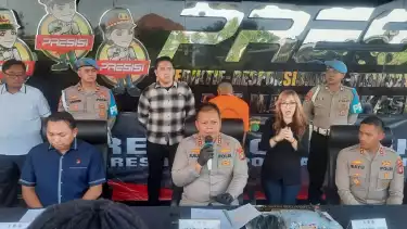 Pelaku penganiayaan terhadap ibu kandungnya di Kota Bekasi, Mochamad Ichsan Ezra Candra (23), diketahui berada di bawah pengaruh obat terlarang saat melakukan aksinya.