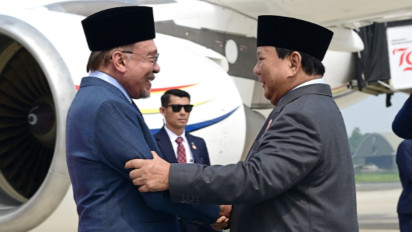 Prabowo Jemput Langsung PM Anwar di Halim, Simbol Persaudaraan Dua Negara Serumpun