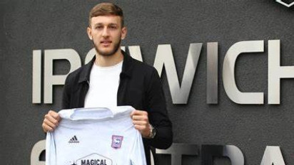 Bukan Cyrus Margono, Persib Bandung Umumkan Kiper Jebolan Liga Inggris Adam Przybek Bareng Ramon Tanque Hari Ini di Bioskop?