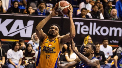 Satria Muda Melaju ke Semifinal IBL 2025 Usai Dramatis Kalahkan Prawira Bandung