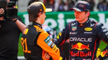 Oscar Piastri dan Max Verstappen