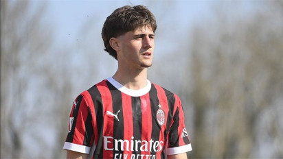 Bersinar di Pramusim, Tenggelam di Musim Kompetisi: Wonderkid AC Milan di Ambang Pintu Keluar San Siro