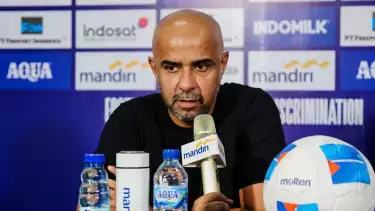 Pelatih Pakistan Putri, Adeel Mirza Riski