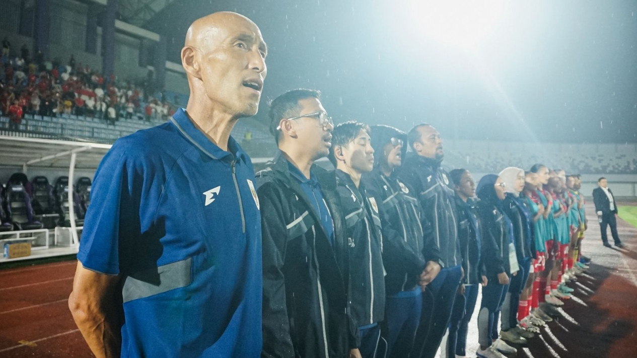 Hebat, Pelatih Timnas Putri Satoru Mochizuki Sudah Hafal Lagu Indonesia Raya: 70 Persen Lancar
            - galeri foto